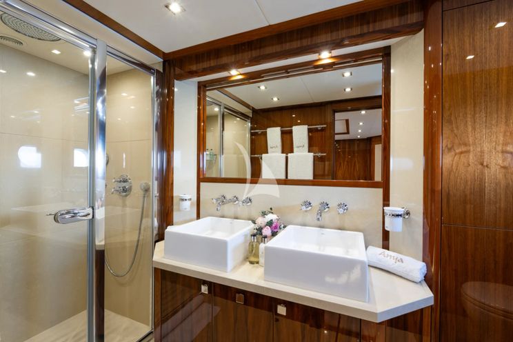 Charter Yacht ANYA - Sunseeker Yacht 40m - 5 Cabins - Naples - Capri - Positano - Amalfi Coast - Italy