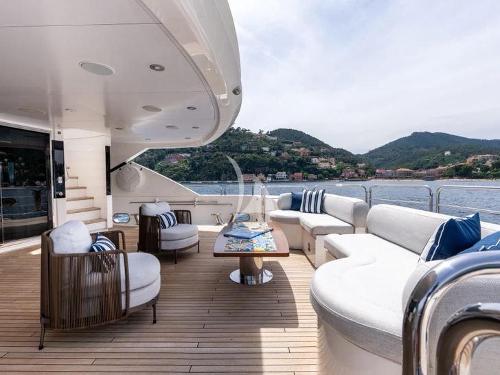 ANYA Sunseeker Yacht 40m - main aft deck ANYA Sunseeker Yacht 40m - main aft deck
