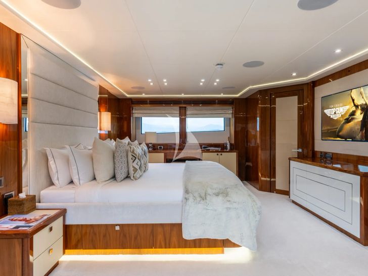 ANYA Sunseeker Yacht 40m - master cabin bed and TV ANYA Sunseeker Yacht 40m - master cabin bed and TV