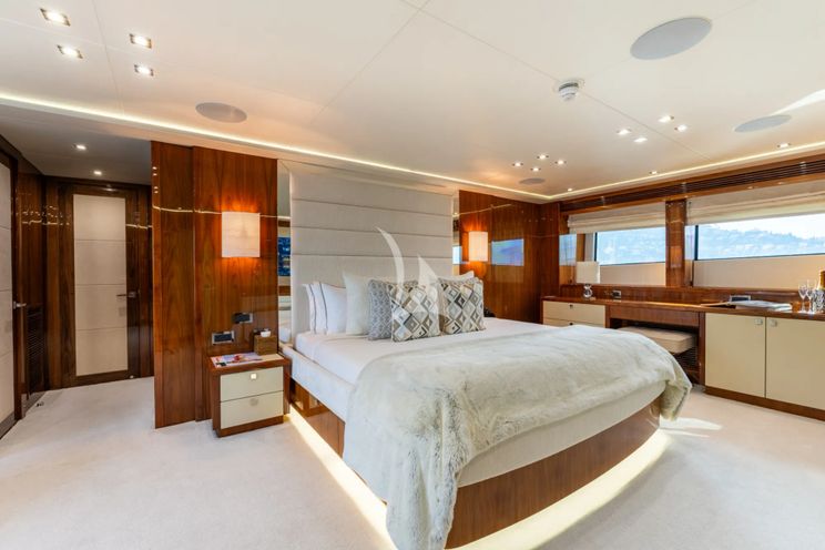 Charter Yacht ANYA - Sunseeker Yacht 40m - 5 Cabins - Naples - Capri - Positano - Amalfi Coast - Italy