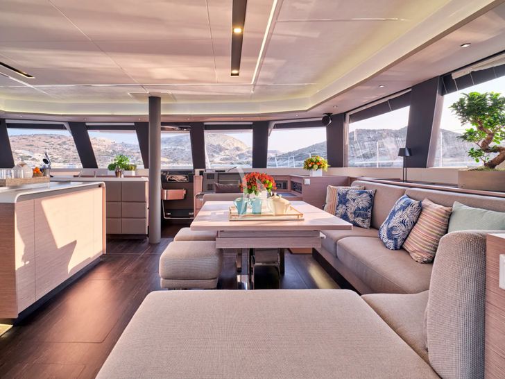 APHAEA Fountaine Pajot Alegria 67 - saloon seating and dining APHAEA Fountaine Pajot Alegria 67 - saloon seating and dining
