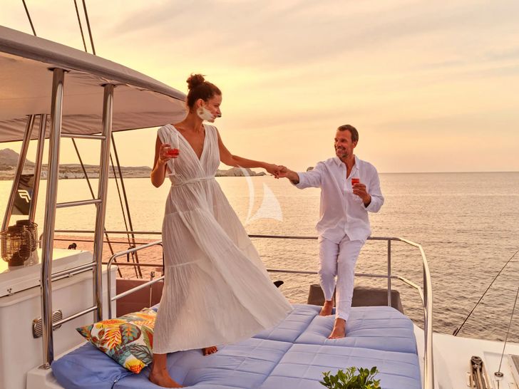 APHAEA Fountaine Pajot Alegria 67 - sunset date APHAEA Fountaine Pajot Alegria 67 - sunset date