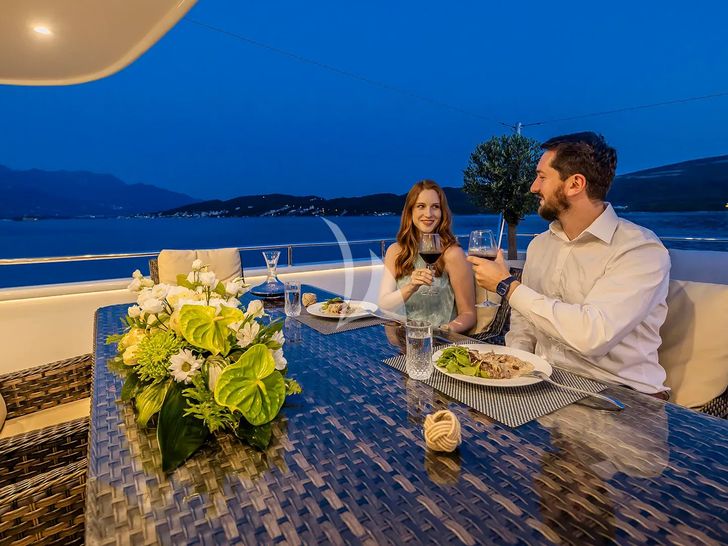 APNA Saba Yacht Custom 34m - guests dining alfresco APNA Saba Yacht Custom 34m - guests dining alfresco