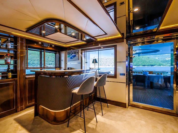 APNA Saba Yacht Custom 34m - indoor bar APNA Saba Yacht Custom 34m - indoor bar