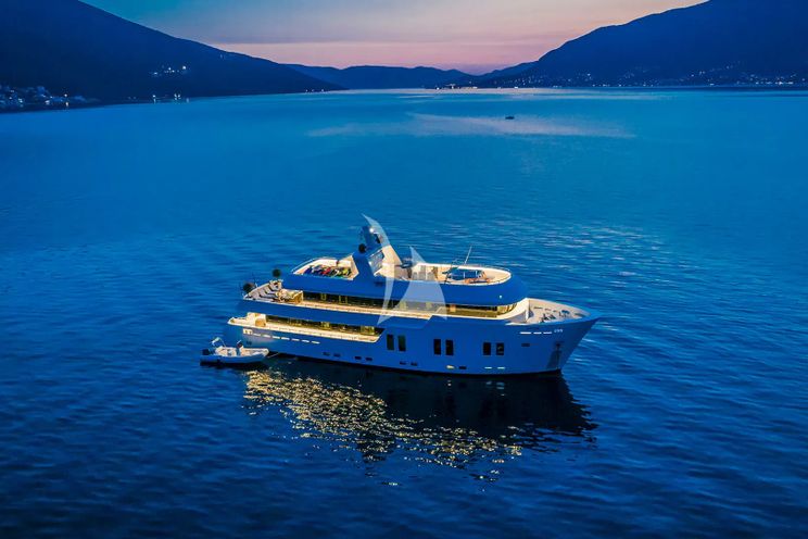 Charter Yacht APNA - Saba Yacht Custom 34m - 6 Cabins - Split - Hvar - Dubrovnik - Croatia