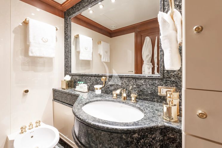 Charter Yacht APOGEE - Codecasa 62m - 6 Cabins - Cannes - St Tropez - Nice - Antibes - French Riviera - Monaco