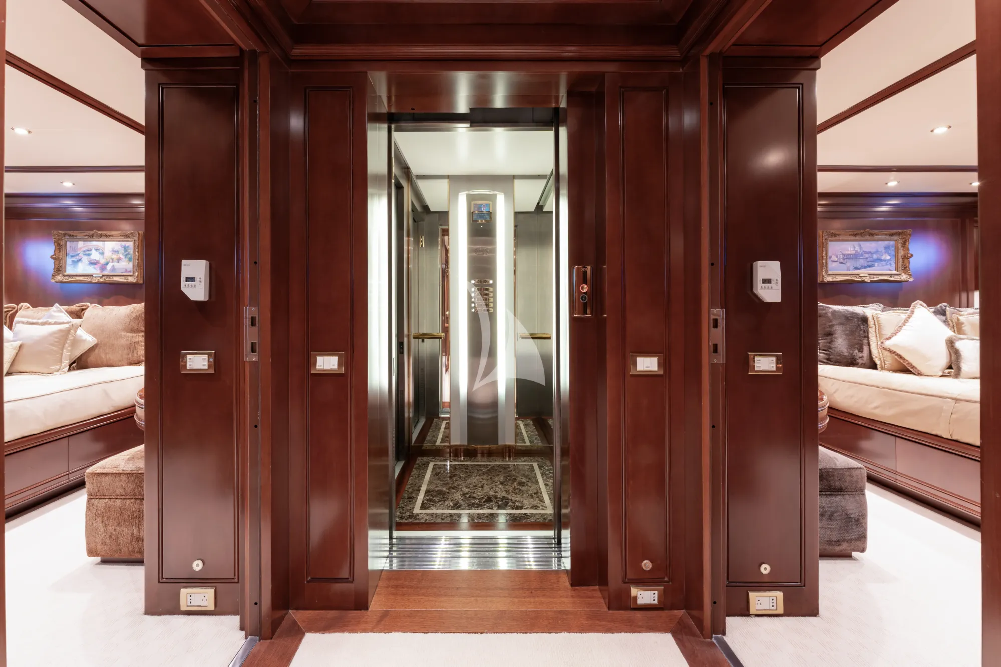 Charter Yacht APOGEE - Codecasa 62m - 6 Cabins - Cannes - St Tropez - Nice - Antibes - French Riviera - Monaco