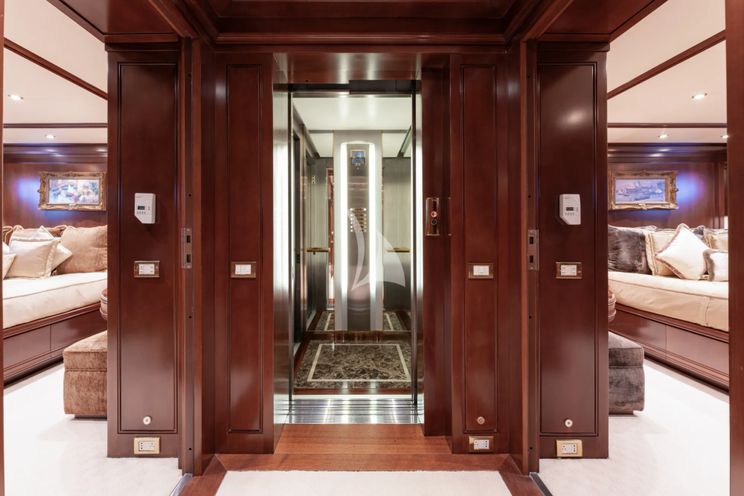 Charter Yacht APOGEE - Codecasa 62m - 6 Cabins - Cannes - St Tropez - Nice - Antibes - French Riviera - Monaco