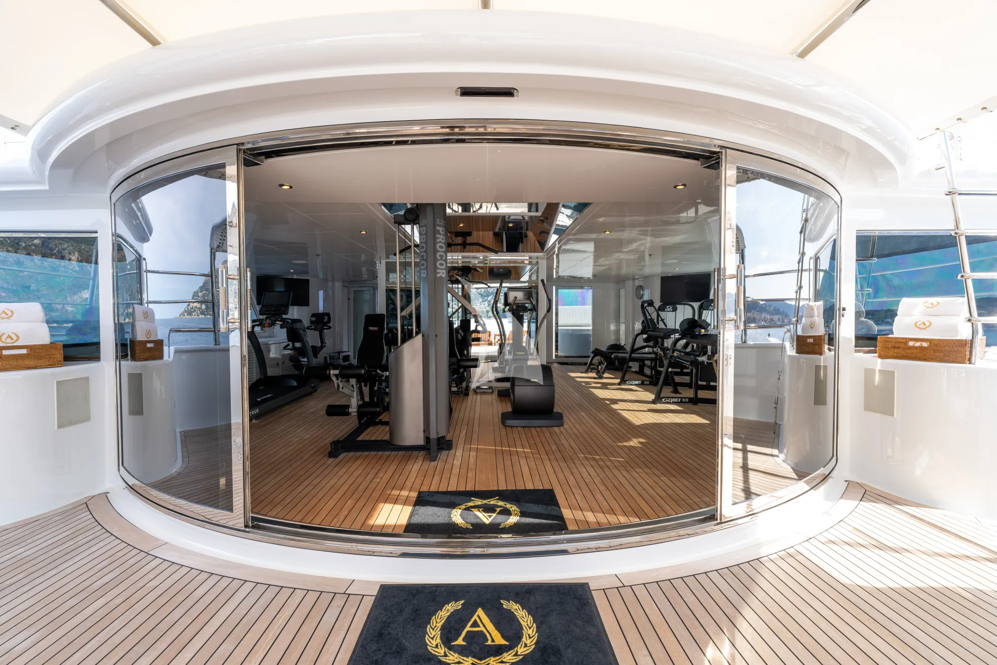 Charter Yacht APOGEE - Codecasa 62m - 6 Cabins - Cannes - St Tropez - Nice - Antibes - French Riviera - Monaco