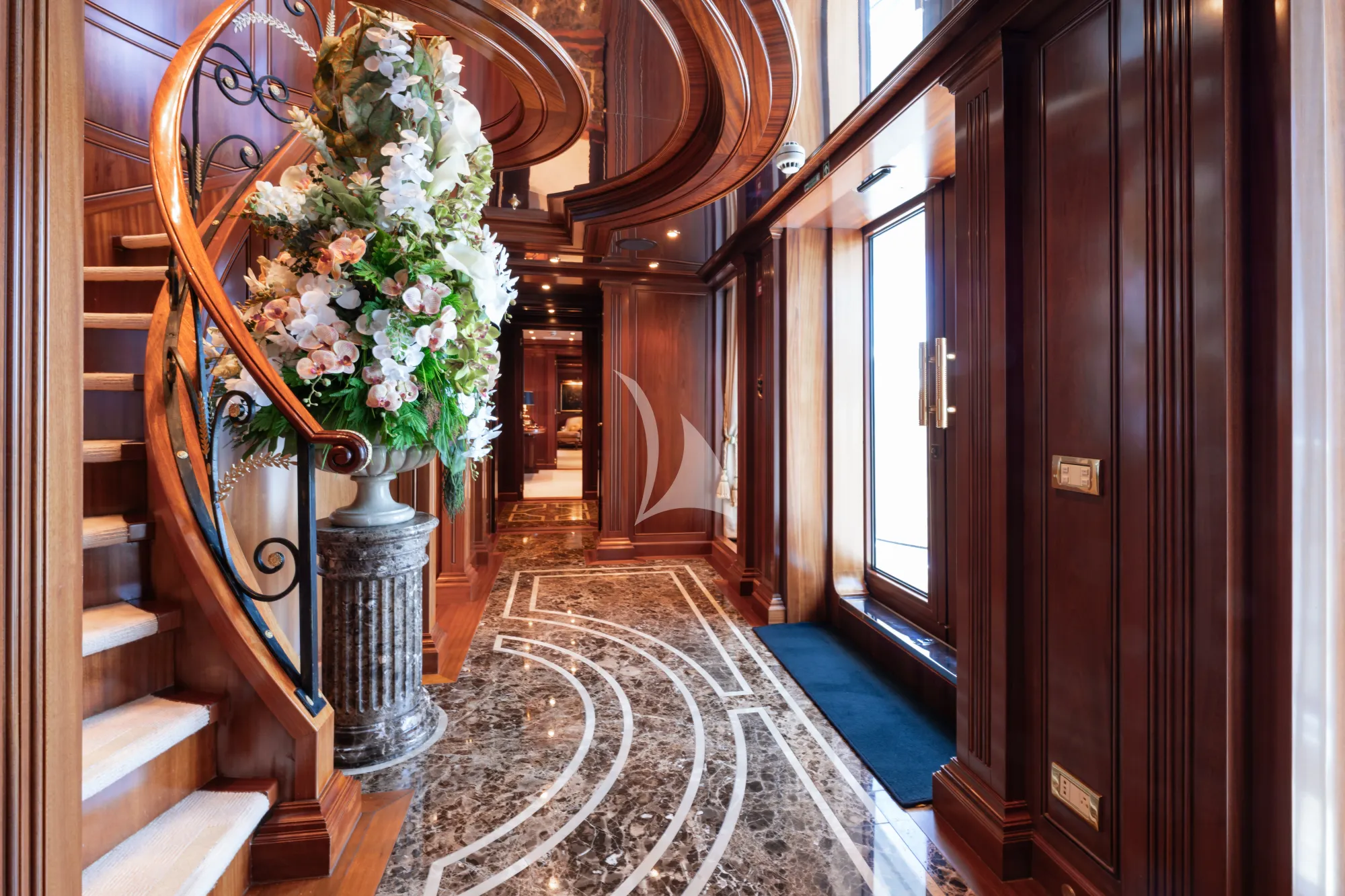 Charter Yacht APOGEE - Codecasa 62m - 6 Cabins - Cannes - St Tropez - Nice - Antibes - French Riviera - Monaco