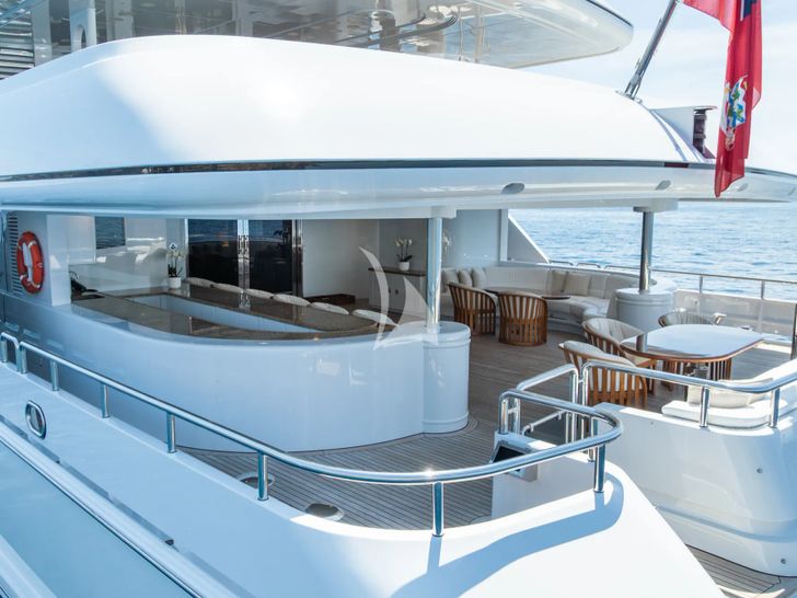 APOGEE Codecasa 62m - main aft deck APOGEE Codecasa 62m - main aft deck