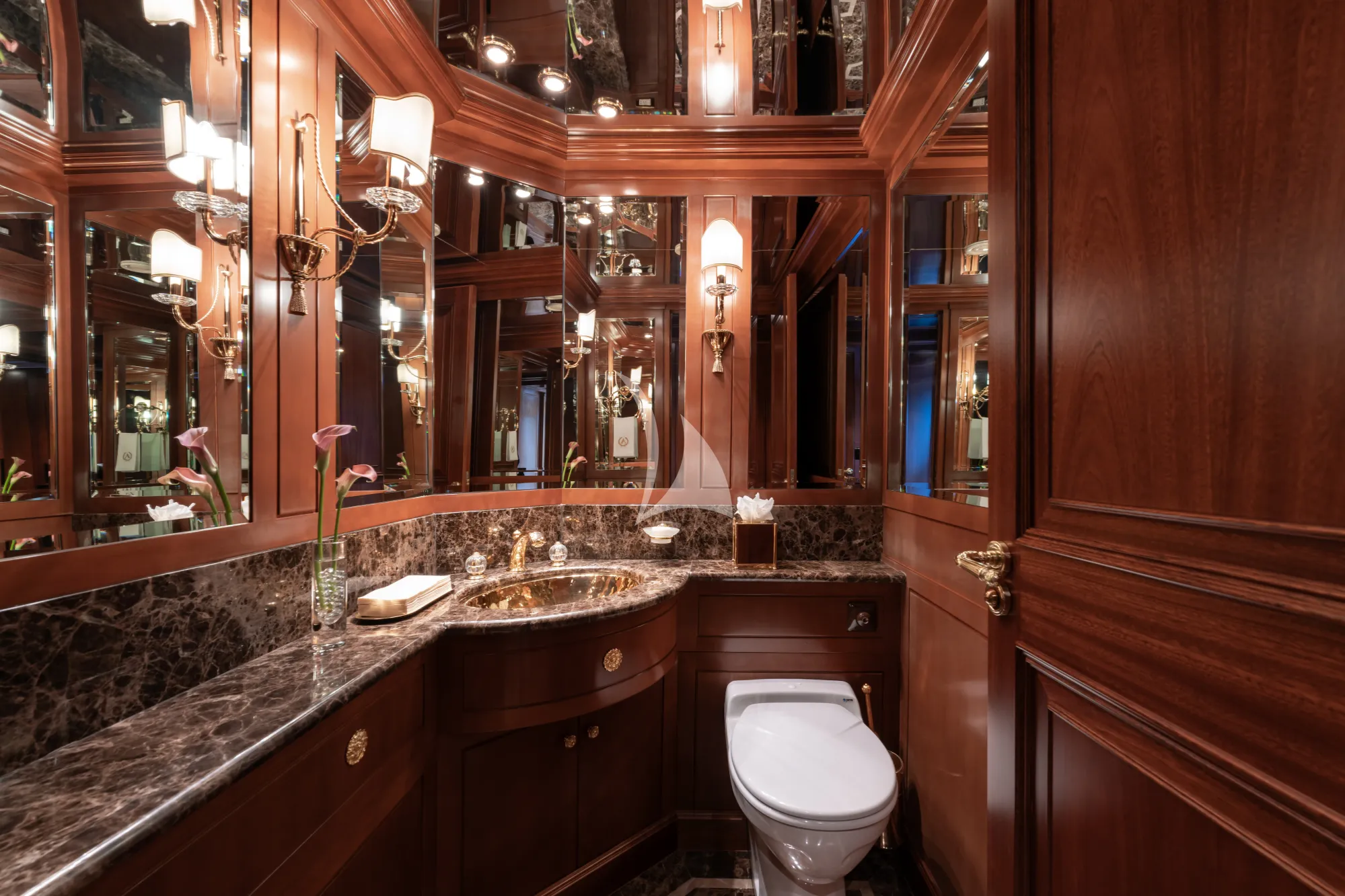 Charter Yacht APOGEE - Codecasa 62m - 6 Cabins - Cannes - St Tropez - Nice - Antibes - French Riviera - Monaco