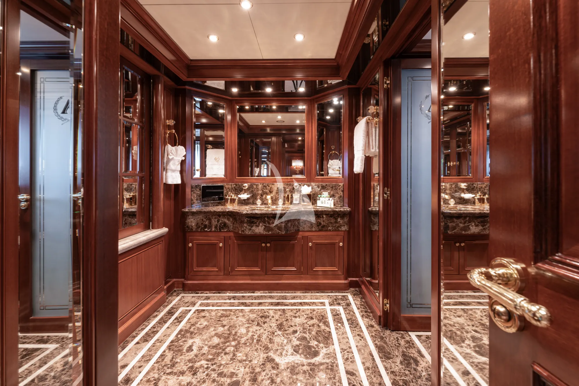 Charter Yacht APOGEE - Codecasa 62m - 6 Cabins - Cannes - St Tropez - Nice - Antibes - French Riviera - Monaco