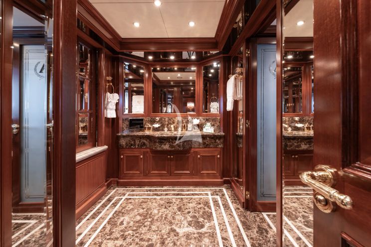 Charter Yacht APOGEE - Codecasa 62m - 6 Cabins - Cannes - St Tropez - Nice - Antibes - French Riviera - Monaco