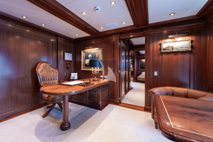 Charter Yacht APOGEE - Codecasa 62m - 6 Cabins - Cannes - St Tropez - Nice - Antibes - French Riviera - Monaco