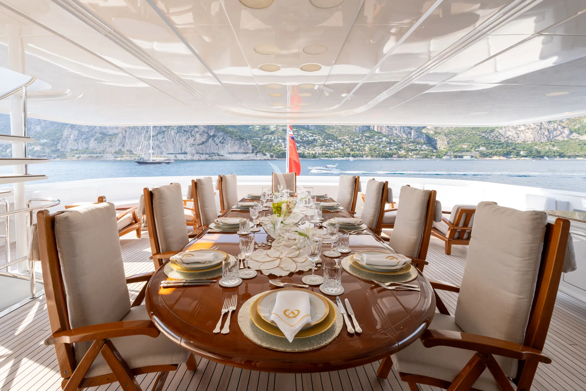 Charter Yacht APOGEE - Codecasa 62m - 6 Cabins - Cannes - St Tropez - Nice - Antibes - French Riviera - Monaco