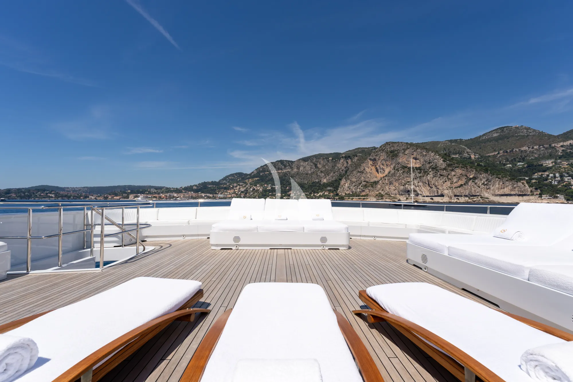 Charter Yacht APOGEE - Codecasa 62m - 6 Cabins - Cannes - St Tropez - Nice - Antibes - French Riviera - Monaco