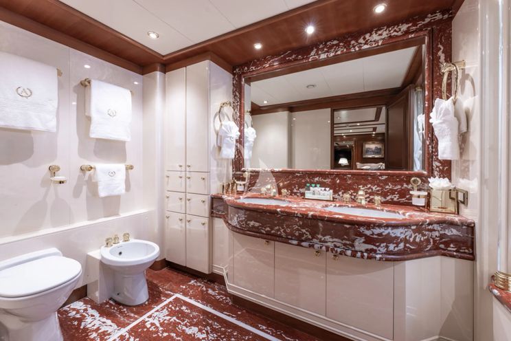 Charter Yacht APOGEE - Codecasa 62m - 6 Cabins - Cannes - St Tropez - Nice - Antibes - French Riviera - Monaco