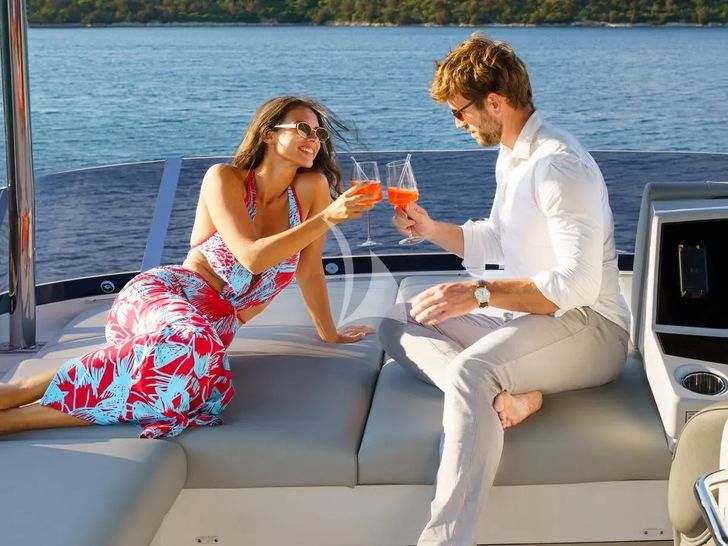 APOLLO Sunseeker Manhattan 68 - cocktail date APOLLO Sunseeker Manhattan 68 - cocktail date