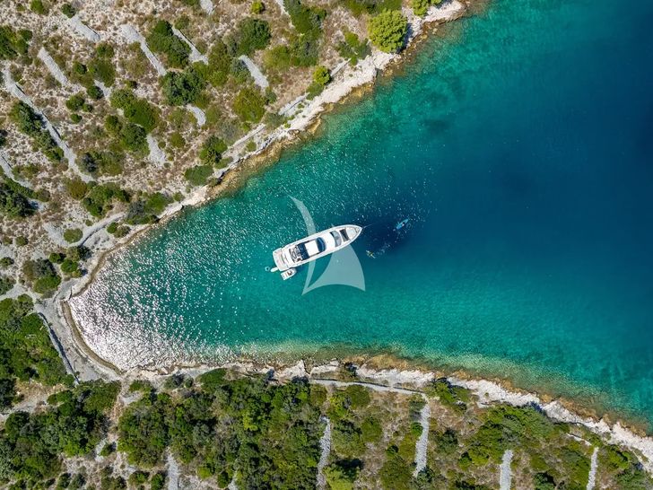 APOLLO Sunseeker Manhattan 68 - drone shot APOLLO Sunseeker Manhattan 68 - drone shot