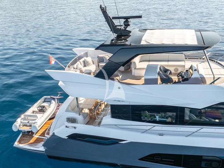 APOLLO Sunseeker Manhattan 68 - flybridge APOLLO Sunseeker Manhattan 68 - flybridge