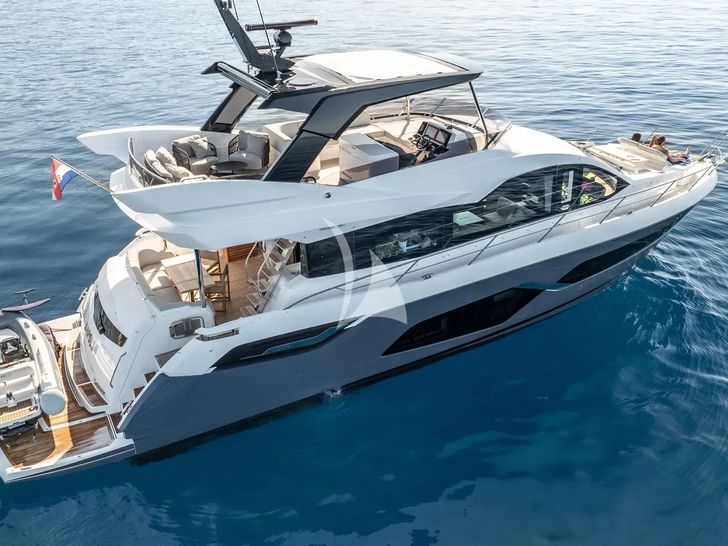 APOLLO Sunseeker Manhattan 68 - side profile APOLLO Sunseeker Manhattan 68 - side profile