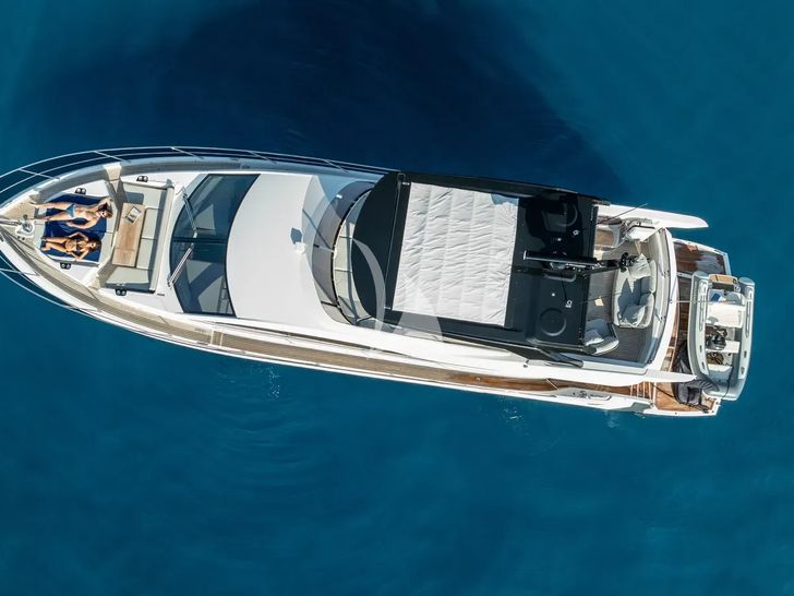 APOLLO Sunseeker Manhattan 68 - top aerial shot APOLLO Sunseeker Manhattan 68 - top aerial shot