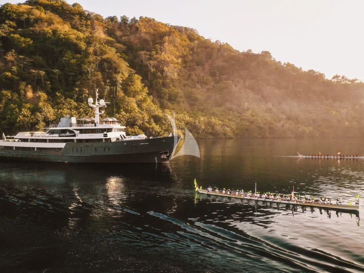 AQUA BLU Brooke Marine 60m - anchored near an island AQUA BLU Brooke Marine 60m - anchored near an island