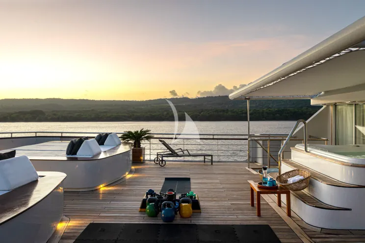 Charter Yacht AQUA BLU - Brooke Marine 60m - 15 Cabins - Komodo National Park,Spice Islands and Raja Ampat