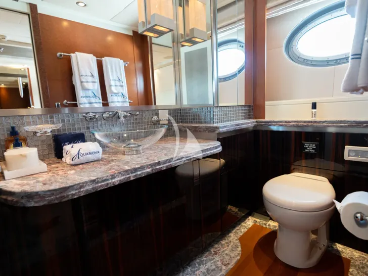 AQUANOVA Palmer Johnson 150 - VIP cabin 1 bathroom AQUANOVA Palmer Johnson 150 - VIP cabin 1 bathroom