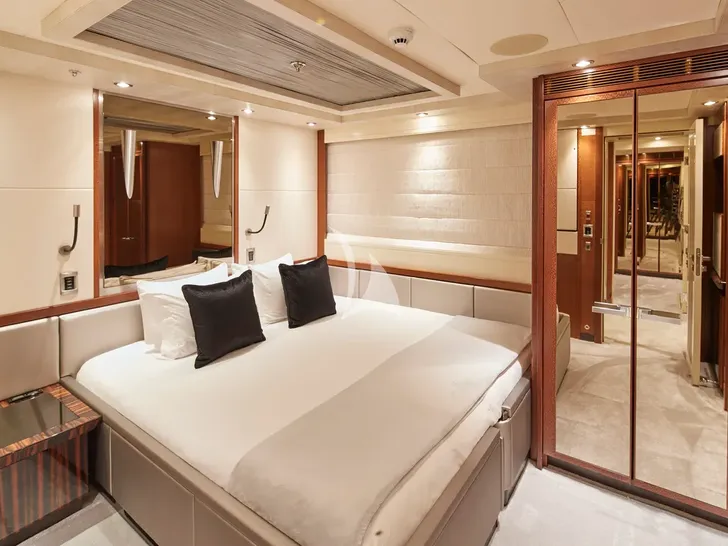 AQUANOVA Palmer Johnson 150 - VIP cabin 3 AQUANOVA Palmer Johnson 150 - VIP cabin 3