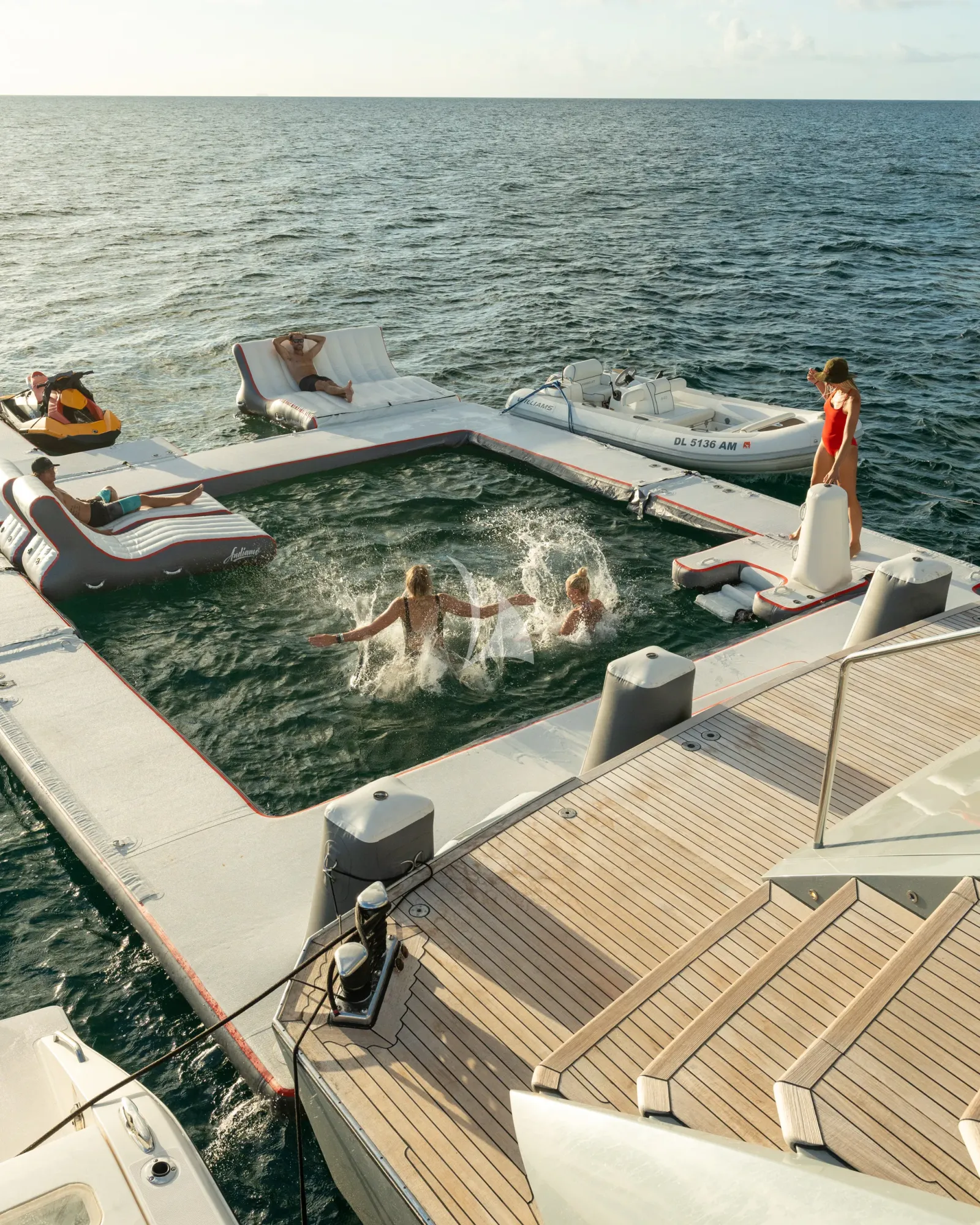 Charter Yacht AQUANOVA - Palmer Johnson 150 - 5 Cabins - Nassau - Exumas - Bahamas