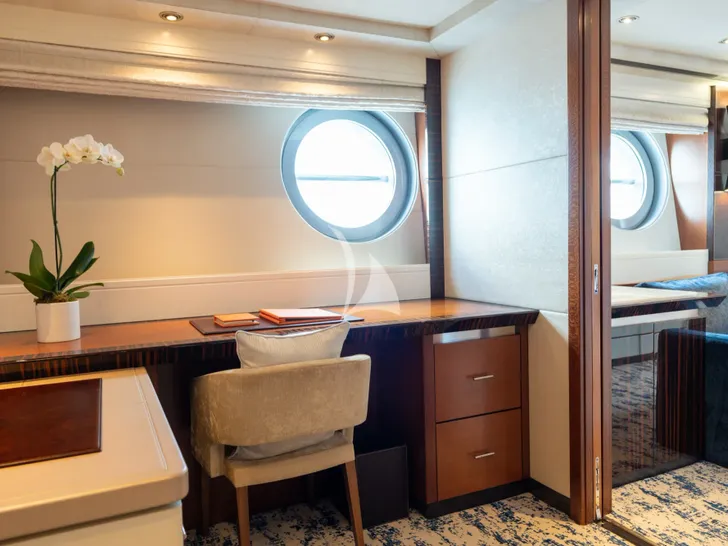 AQUANOVA Palmer Johnson 150 - master cabin work area AQUANOVA Palmer Johnson 150 - master cabin work area
