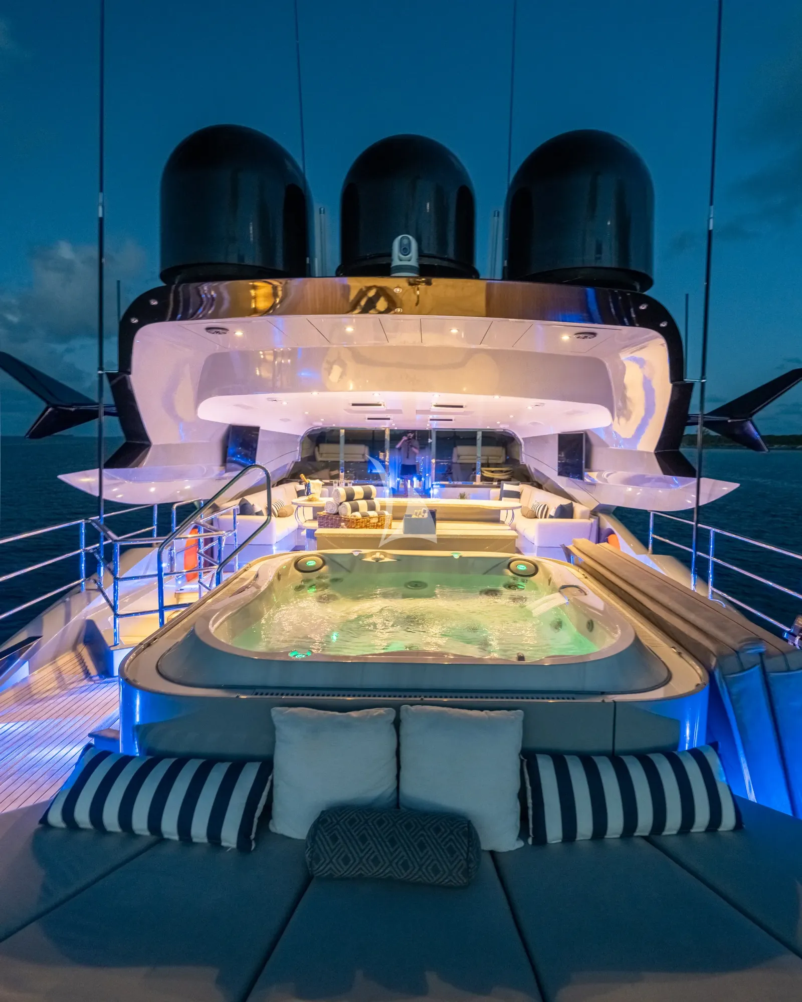 Charter Yacht AQUANOVA - Palmer Johnson 150 - 5 Cabins - Nassau - Exumas - Bahamas