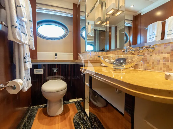 AQUANOVA Palmer Johnson 150 - twin cabin 1 bathroom AQUANOVA Palmer Johnson 150 - twin cabin 1 bathroom