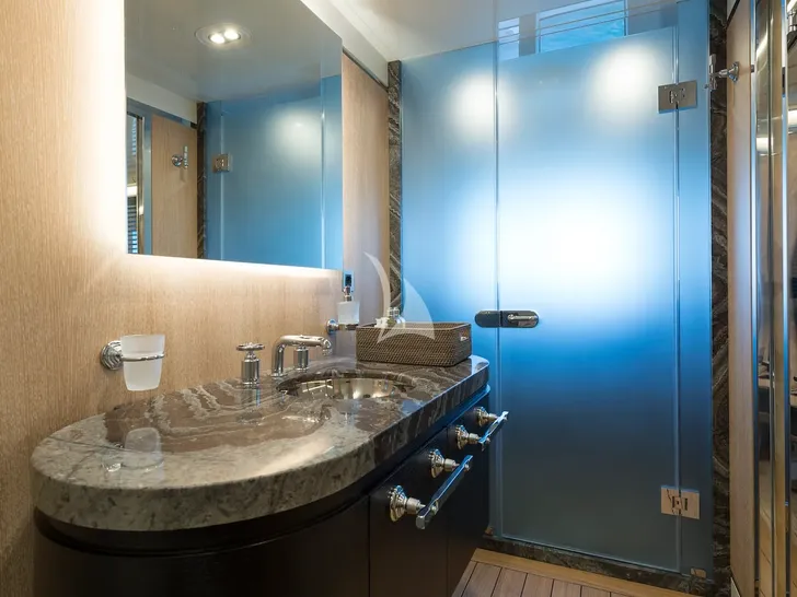 AQUARIUS Mengi Yay Yacht 45m - VIP cabin 1 bathroom AQUARIUS Mengi Yay Yacht 45m - VIP cabin 1 bathroom