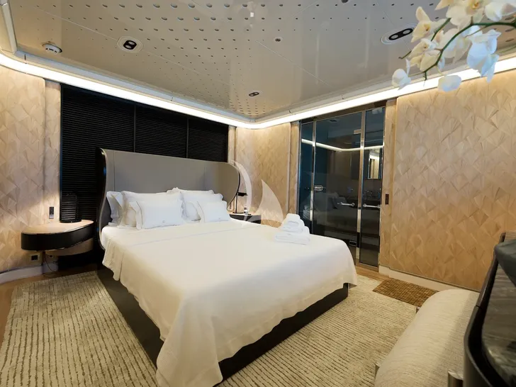 AQUARIUS Mengi Yay Yacht 45m - VIP cabin 1 AQUARIUS Mengi Yay Yacht 45m - VIP cabin 1