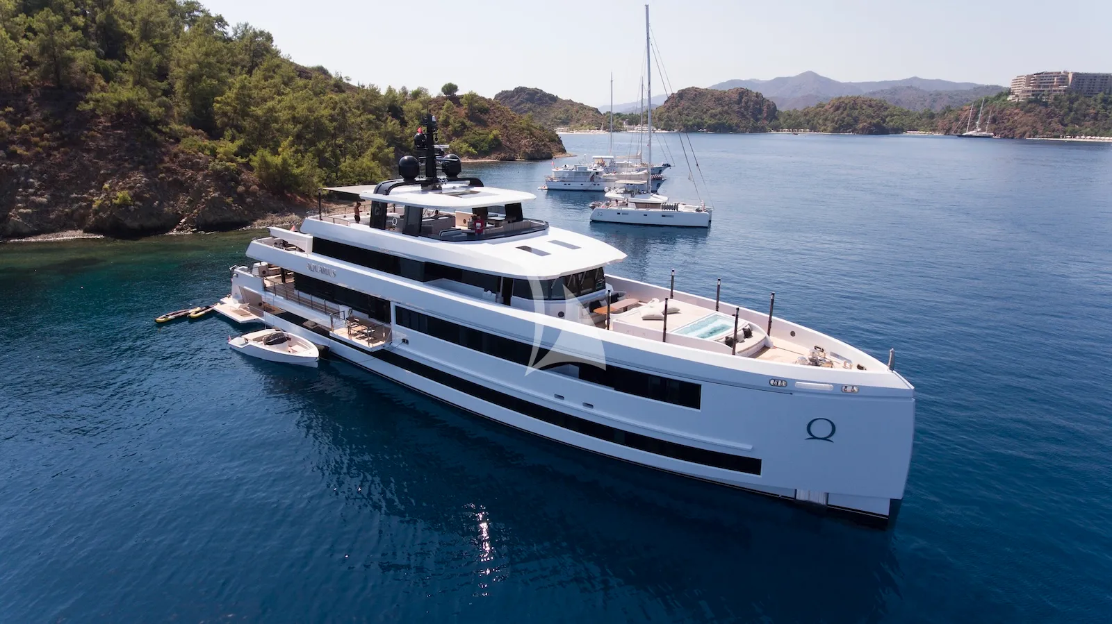 AQUARIUS Mengi Yay Yacht 45m - anchored