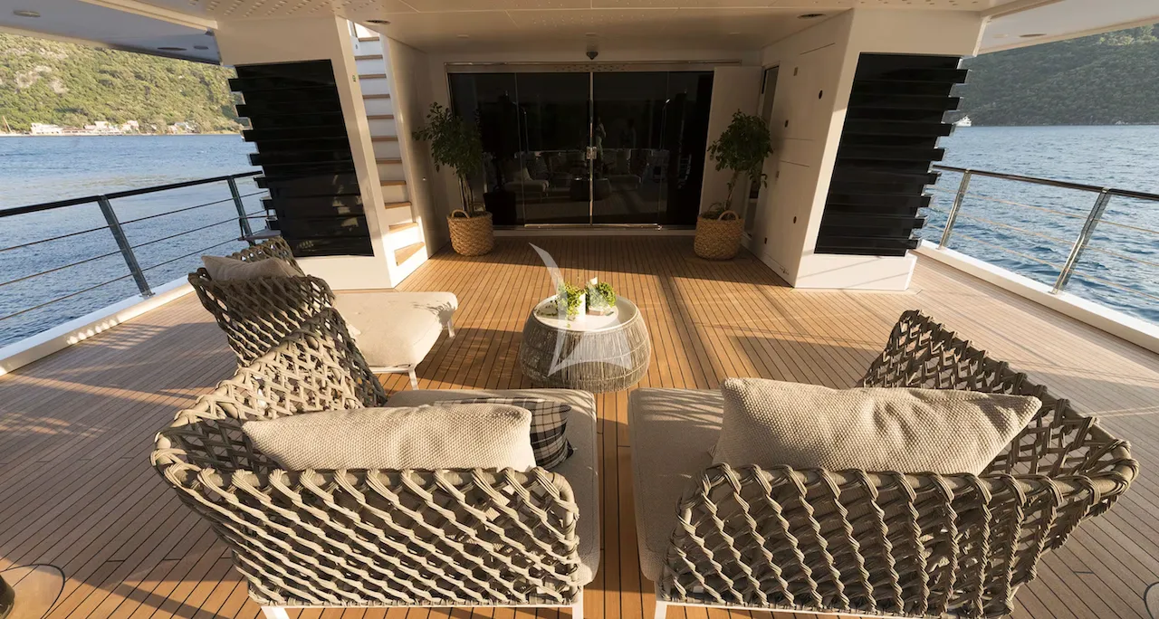 AQUARIUS Mengi Yay Yacht 45m - main aft deck lounge