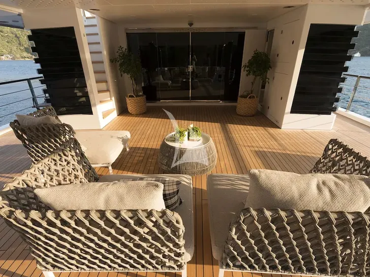 AQUARIUS Mengi Yay Yacht 45m - main aft deck lounge AQUARIUS Mengi Yay Yacht 45m - main aft deck lounge