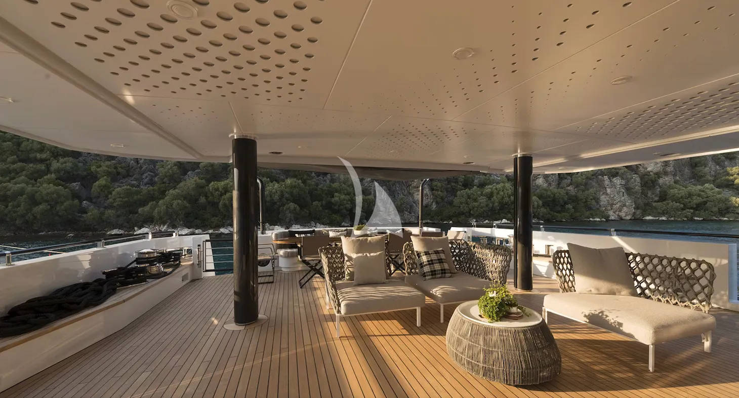 AQUARIUS Mengi Yay Yacht 45m - main aft deck