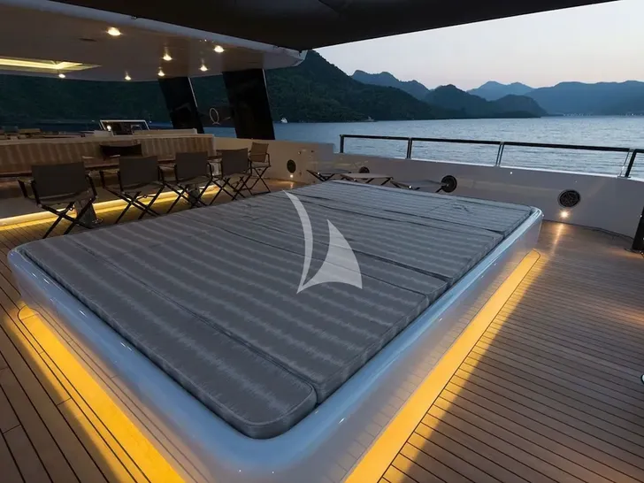 AQUARIUS Mengi Yay Yacht 45m - sundeck sun beds AQUARIUS Mengi Yay Yacht 45m - sundeck sun beds