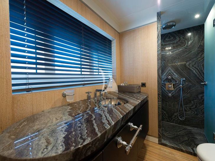 AQUARIUS Mengi Yay Yacht 45m - VIP cabin 3 bathroom AQUARIUS Mengi Yay Yacht 45m - VIP cabin 3 bathroom