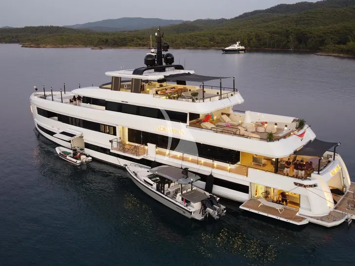 AQUARIUS Mengi Yay Yacht 45m - anchored AQUARIUS Mengi Yay Yacht 45m - anchored