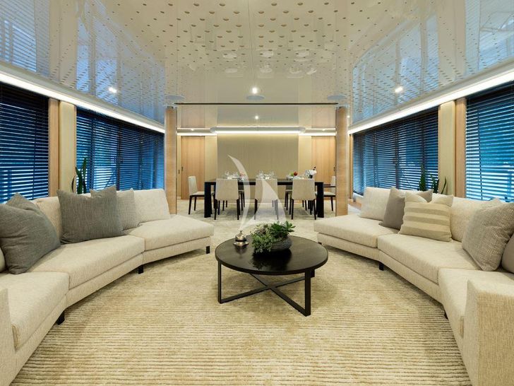 AQUARIUS Mengi Yay Yacht 45m - main saloon and dining AQUARIUS Mengi Yay Yacht 45m - main saloon and dining