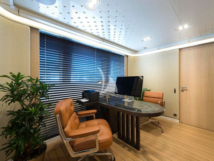 AQUARIUS Mengi Yay Yacht 45m - master cabin work area AQUARIUS Mengi Yay Yacht 45m - master cabin work area
