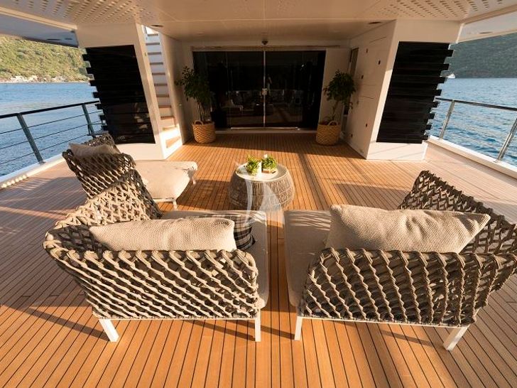 AQUARIUS Mengi Yay Yacht 45m - sky deck aft AQUARIUS Mengi Yay Yacht 45m - sky deck aft