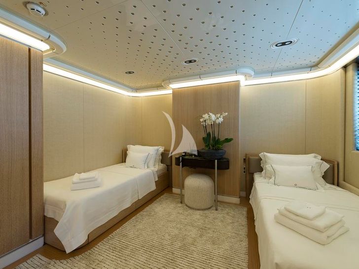 AQUARIUS Mengi Yay Yacht 45m - twin cabin AQUARIUS Mengi Yay Yacht 45m - twin cabin