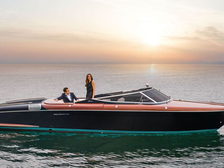 RIVA 33 AQUARIVA - main profile RIVA 33 AQUARIVA - main profile