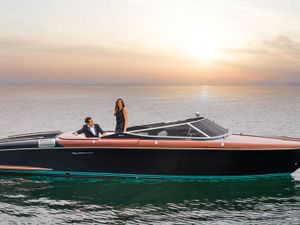 RIVA 33 AQUARIVA - St Tropez Day Charter Yacht - Cannes - Monaco - French Riviera RIVA 33 AQUARIVA - St Tropez Day Charter Yacht - Cannes - Monaco - French Riviera